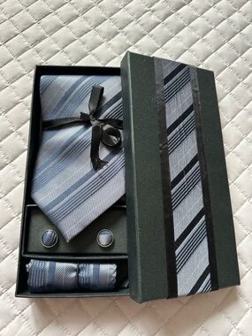 Men's Blue Striped Tie and Cufflink Gift Set